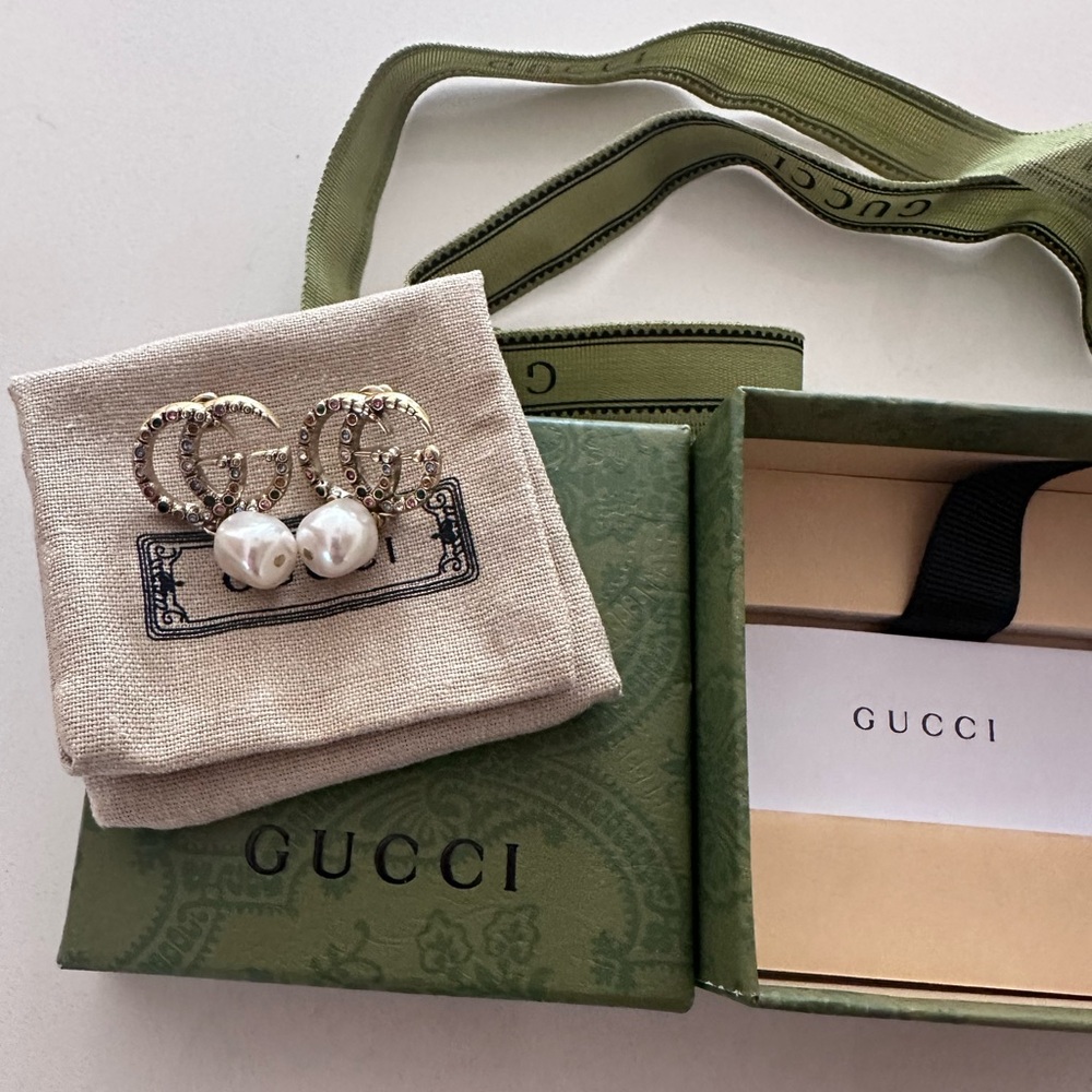 GUCCI crystal earrings perfect for valentine’s day!🩷❤️